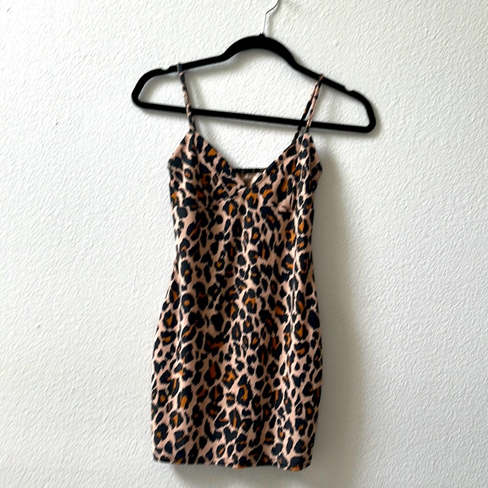 Boohoo mini leopard dress